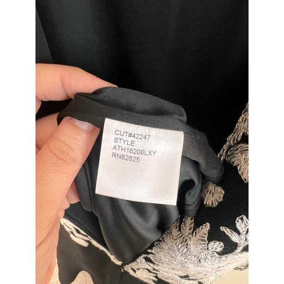 Tadashi Shoji Ishi Embroidered Tulle Evening Gown Black/White Women's Size 6 - Picture 12 of 12